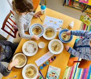 Škola za bukem (105)