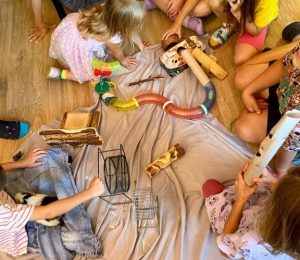 Škola za bukem (63)