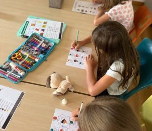 Škola za bukem (69)