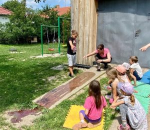 Škola za bukem (72)