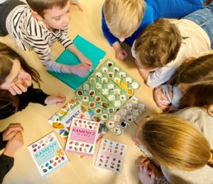 Škola za bukem (82)