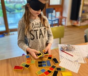 Škola za bukem (95)